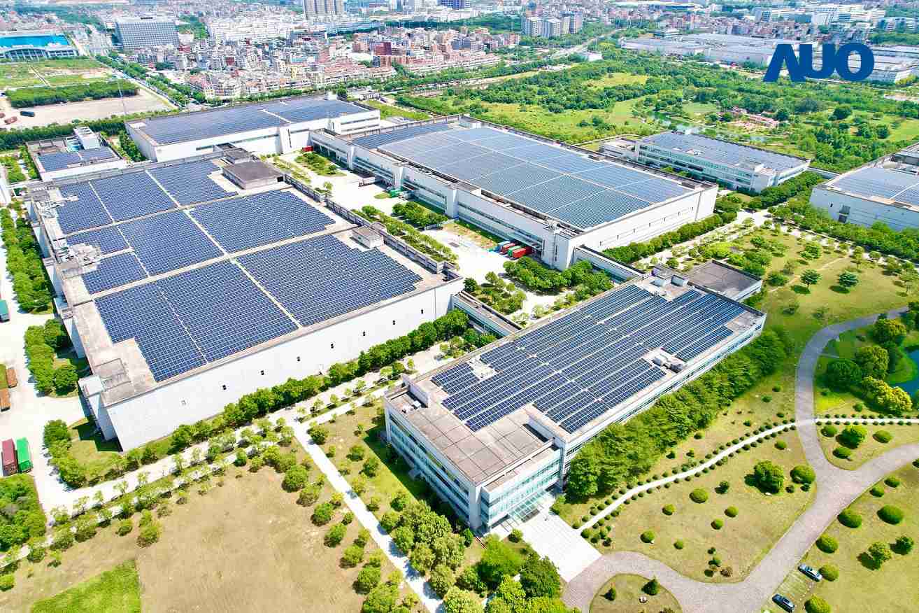 云顶国际8588yd厦门推动智能制造同时，，，透过绿电创能纵深推进绿色转型，，，厂区全屋顶铺设太阳能光伏板，，，每年太阳能发电 2,600多万度